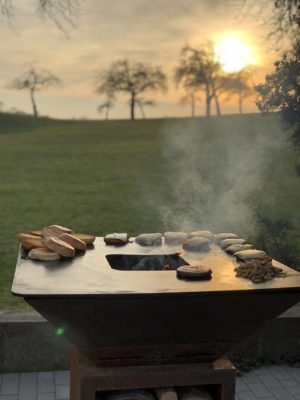 Feuerplattengrill, BigQube, Feuerplatte, Plancha Grill, Grillplatte, Feuerschale, Feuerkorb, Ofyr, Quan, BlackBull