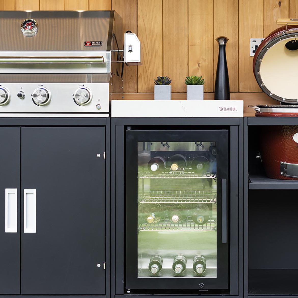 Outdoor-Kühlschrank, Kühlschrank Modul Outdoorküche, Outdoorküche Gasgrill Rotisserie, Drehspieß, Edelstahl-Grillrost, Grill-Beleuchtung, Outdoorkueche mit Gasgrill, Modulare Outdoorküche, Outdoor Küchen, Aussenküche, Outdoorkitchen, KitchenBlock, Junior Monolith Keramikgrill