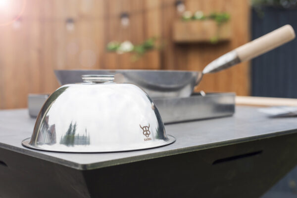 BigQube – grătar cu plită, cu clopot (cloche)